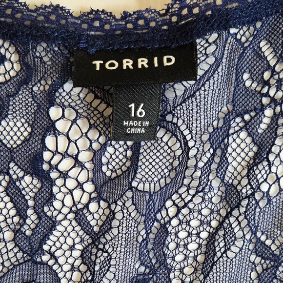 725-22 Torrid Navy Blue Lace Knee Length Cap sleeved dress Size 16 - Picture 11 of 13